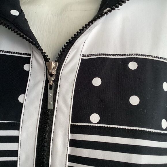 Bylyse medium black and white athletic top jacket. 0645 - Picture 2 of 9